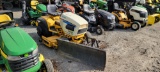 Cub Cadet 2086 W/Snowblade Riding Mower (RUNS)