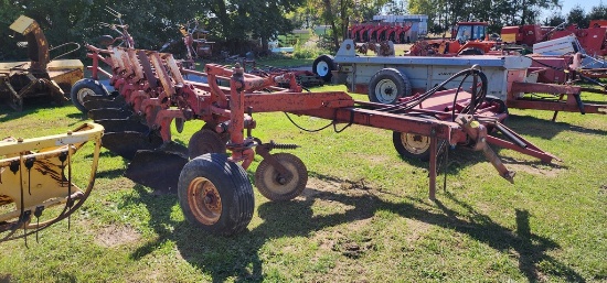International 720 6 Bottom 3pt. ARS Plow