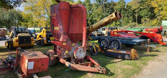 New Holland 355 Grinder Mixer