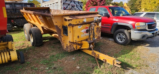 Knight 8118 Manure Spreader