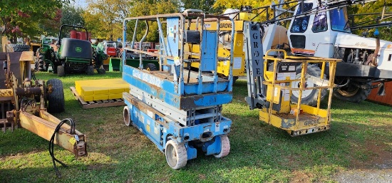 1999 Genie GS-2032 Electric Scissor Lift (RUNS & WORKS)