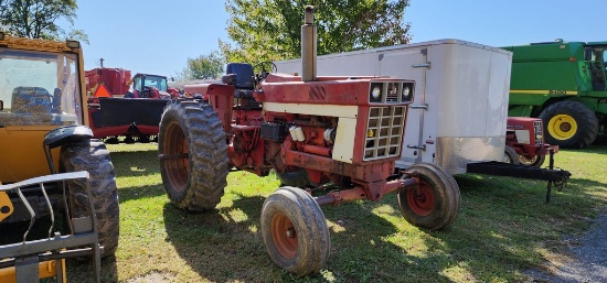 Farmall 1066 Tractor (RUNS)