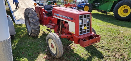 International 484 Tractor (RUNS)