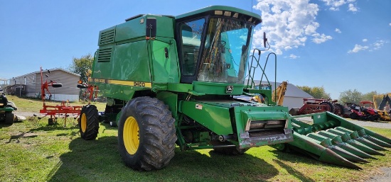 1994 John Deere 9400 Combine (RUNS AND DRIVES)
