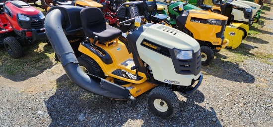 Cub Cadet LTX1042 KW Riding Mower (RUNS AND DRIVES)