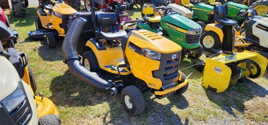 Cub Cadet XT2 LX46" Riding Mower (RUNS AND DRIVES)
