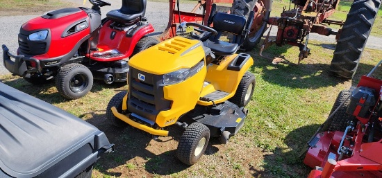 Cub Cadet XT2 LX46" Riding Mower (RUNS AND DRIVES)