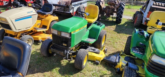 John Deere 445 Riding Mower (RUNS AND DRIVES)