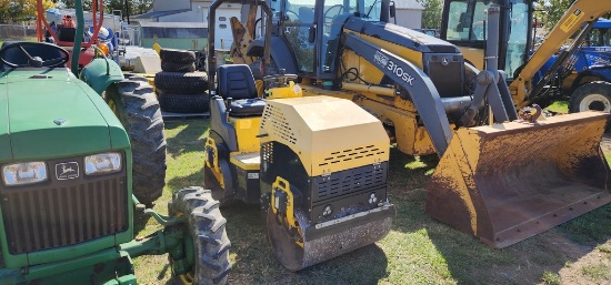 2019 ST1200 32" Storike Roller (RUNS AND DRIVES)