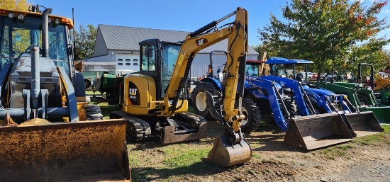 2017 Cat 304.5E2XTC Mini Excavator (RIDE AND DRIVE)