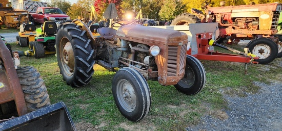 Ferguson 30 Tractor (RUNS)