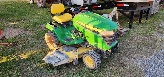 2015 John Deere X320 Riding Mower (RUNS)