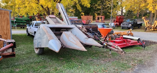 New Idea 325 2 Row Narrow Cornpicker