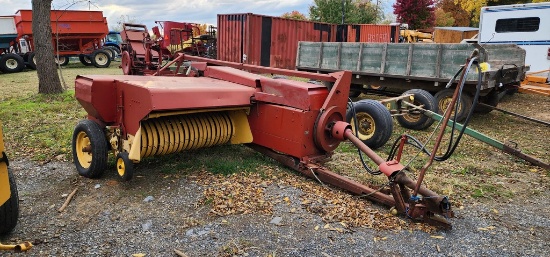 New Holland 275 Square Baler