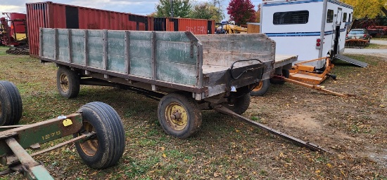 John Deere Flat Dump Wagon