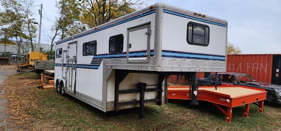 1992 All American Gooseneck 4-Horse Trailer (TITLE)