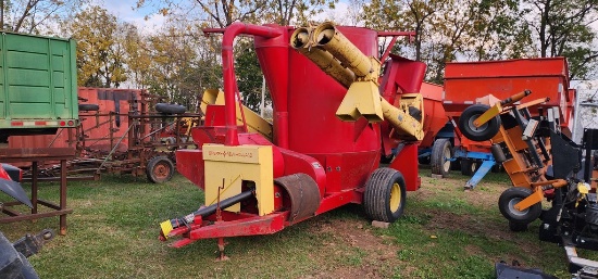 New Holland 358 Grinder Mixer