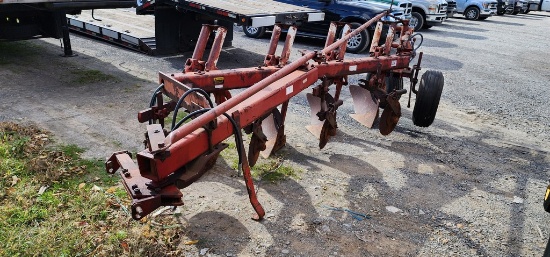 International 720 4 bottom ARS Plow