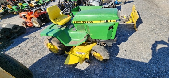 John Deere 316 Riding Mower (RUNS)