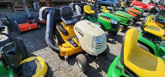 Cub Cadet LT1045 Riding Mower (RUNS)(DEALER TRADE IN)