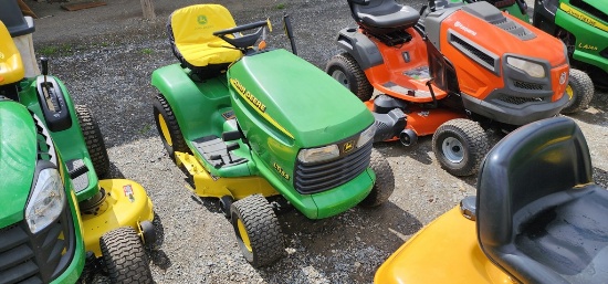 John Deere LT155 Riding Mower (RUNS)(DEALER TRADE IN)