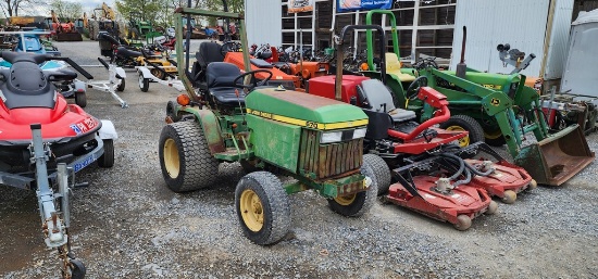 John Deere 670 Tractor (RUNS)
