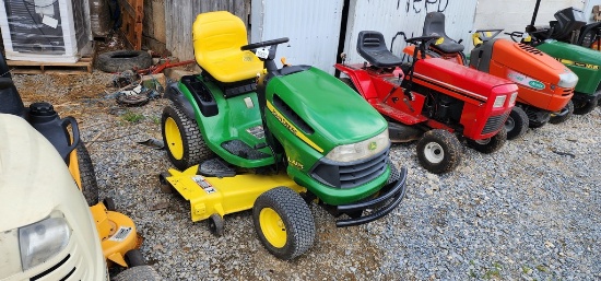 John Deere LA135  Riding Mower (RUNS)