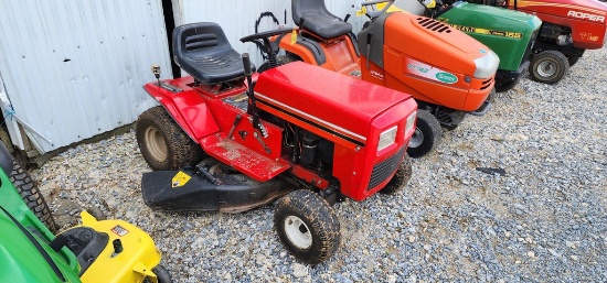 Red Riding Mower (RUNS)(DEALER TRADE IN)