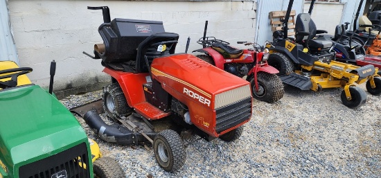 Roper Riding Mower w/Bagger (RUNS)
