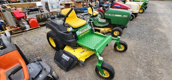 John Deere Z trak Zero Turn Mowwer (RUNS)