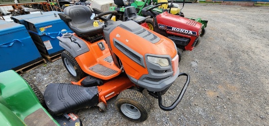 Husqvarna Riding Mower (RUNS)