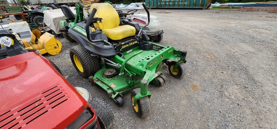 John DeereM Z Trak Zero Turn Mower (RUNS)