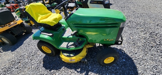 John Deere LX266 Riding Mower (RUNS)