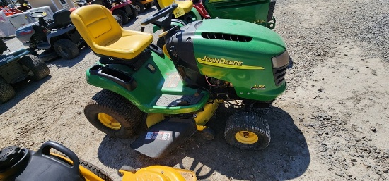 John Deere L118 Riding Mower (RUNS)
