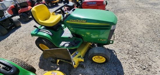 John Deere LX280 Riding Mower (RUNS)