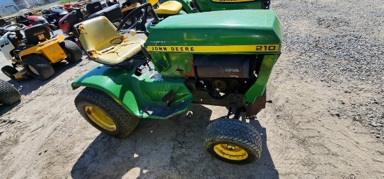 John Deere 210 Riding Mower (RUNS)