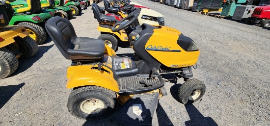 Cub Cadet 1042 Riding Mower (RUNS)