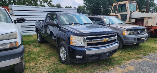 2007 Chevy Silverado Pick-up (RUNS)(TITLE)