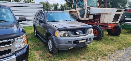 2003 Ford Explorer (RUNS)(TITLE)