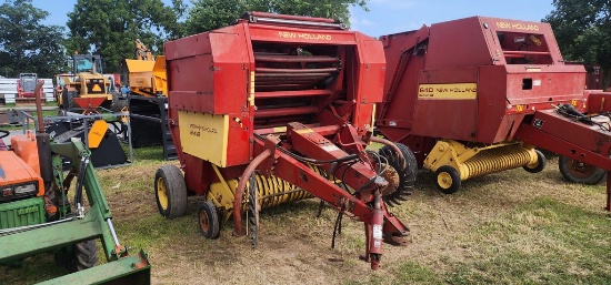 New Holland 848 Round Baler