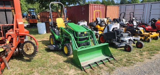 2016 John Deere 1025R Compact Tractor W/Loader (RIDE AND DRIVE)