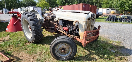 Ford 600 Tarctor (RUNS)
