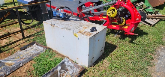 100 Gallon Fuel Tank w/12 Volt Pump