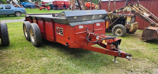 H&S MS310 Tandem Manure Spreader