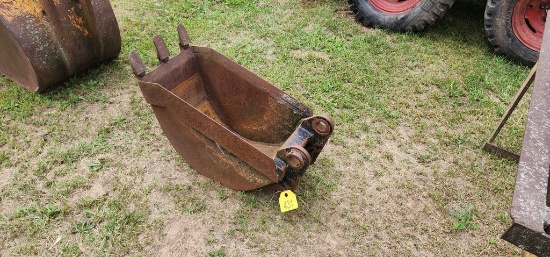 12" Backhoe Bucket