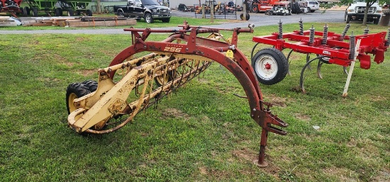 New Holland 256 Rake