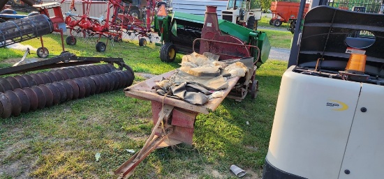 New Holland 680 Silage Blower