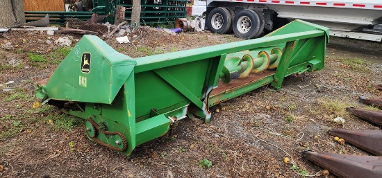 John Deere 643 Corn Head