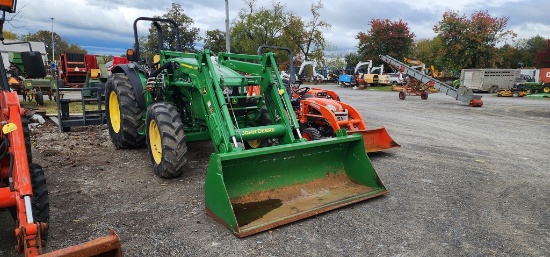 2018 John Deere 5090M Tractor (RIDE AND DRIVE)