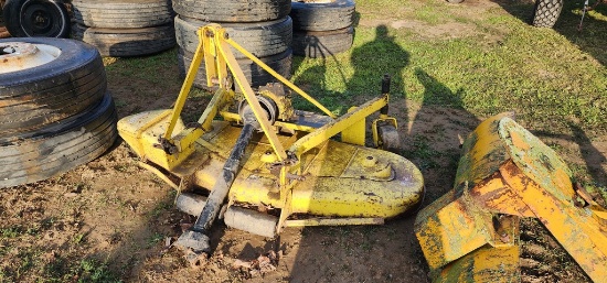 John Deere 261 3pt. Finish Mower